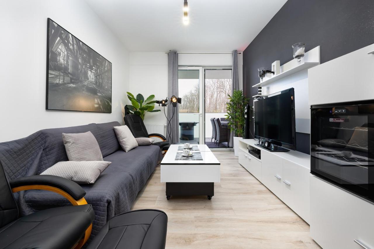 Platinium Apartment By Renters Prestige Rewal Buitenkant foto